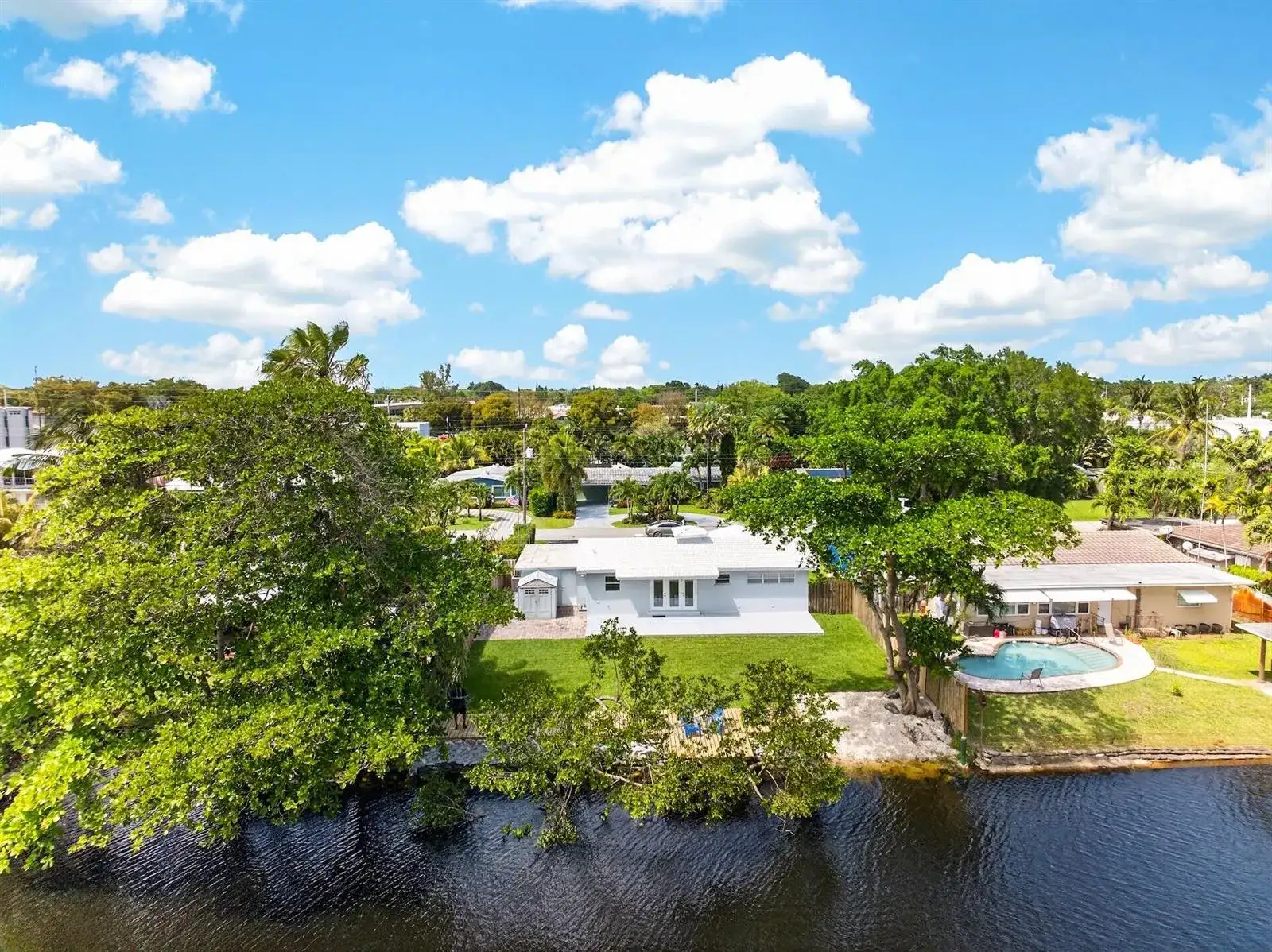 648 NW 30th Court, Wilton Manors FL 33311 photo 2