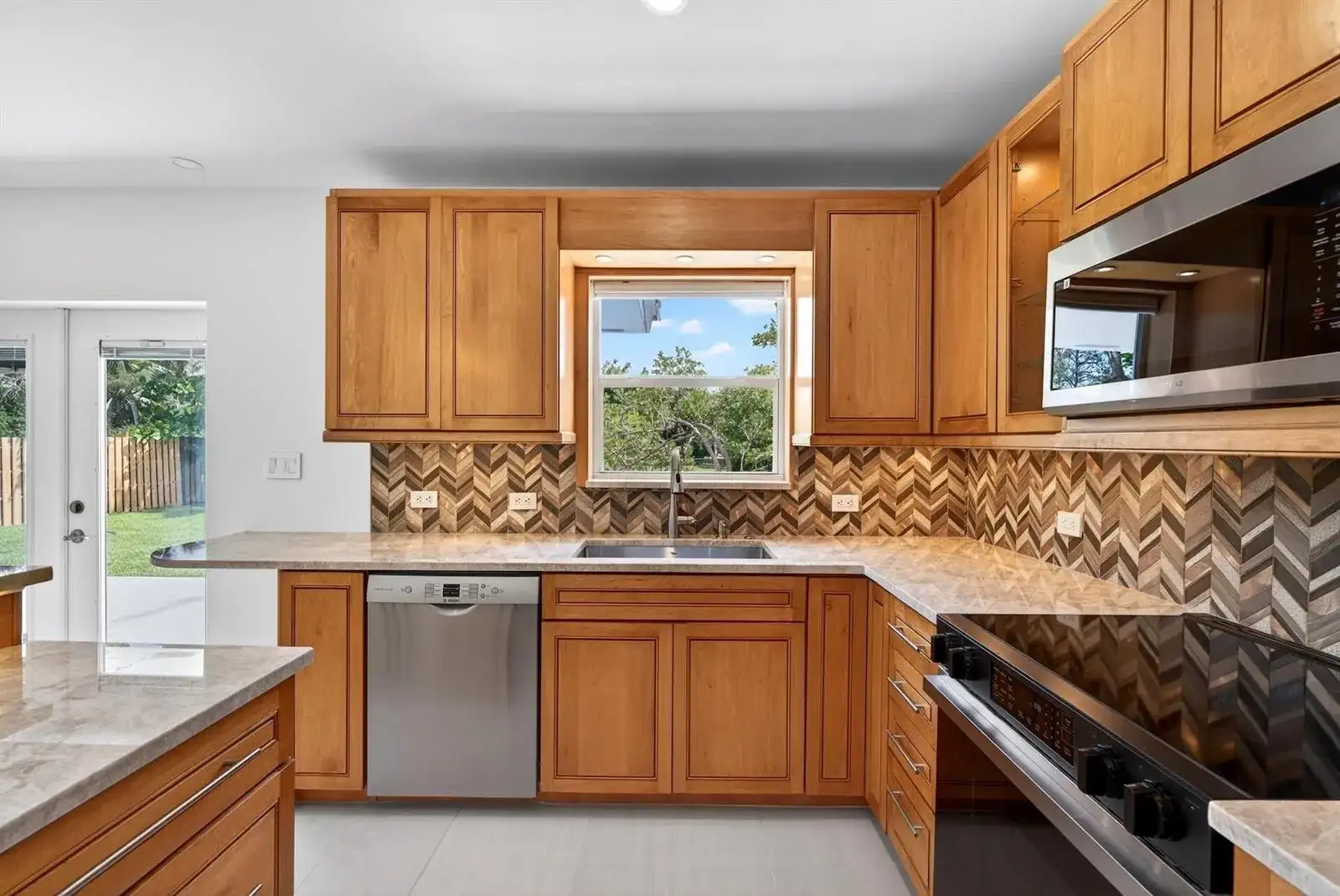 648 NW 30th Court, Wilton Manors FL 33311 photo 5