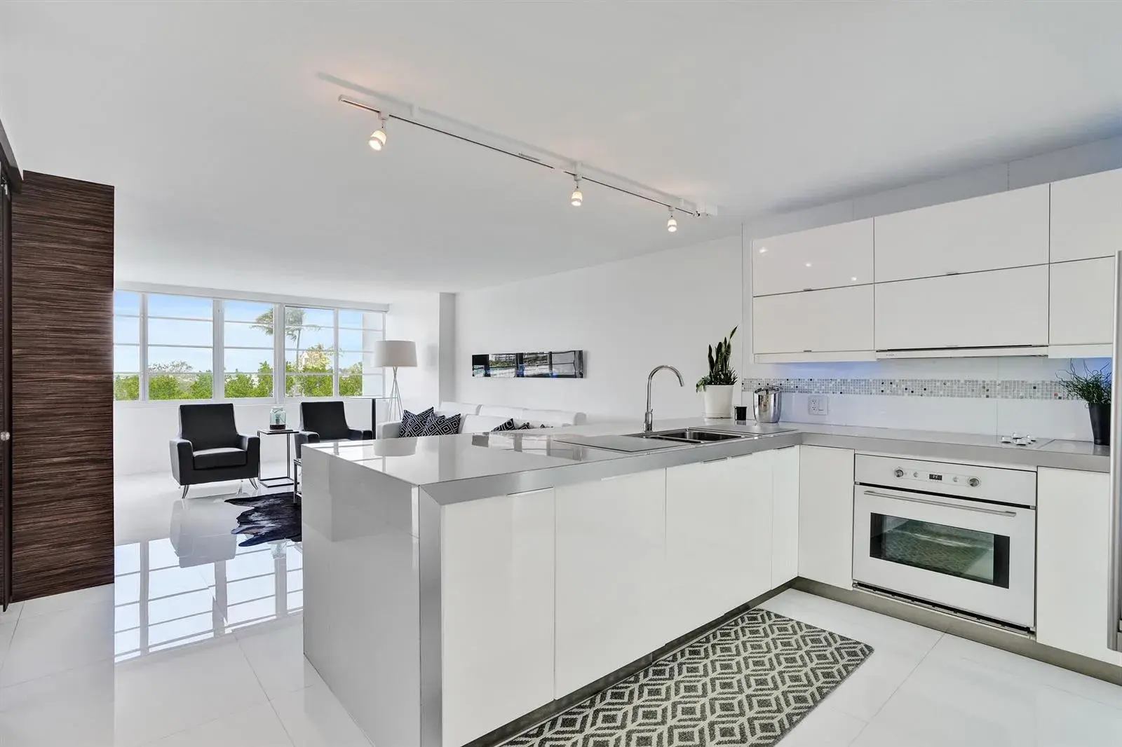 1670 Lincoln Court # 3b, Miami Beach FL 33139