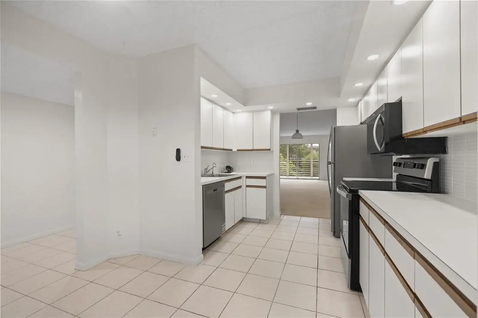 1801 Eleuthera Point # J3, Coconut Creek FL 33066 photo 5
