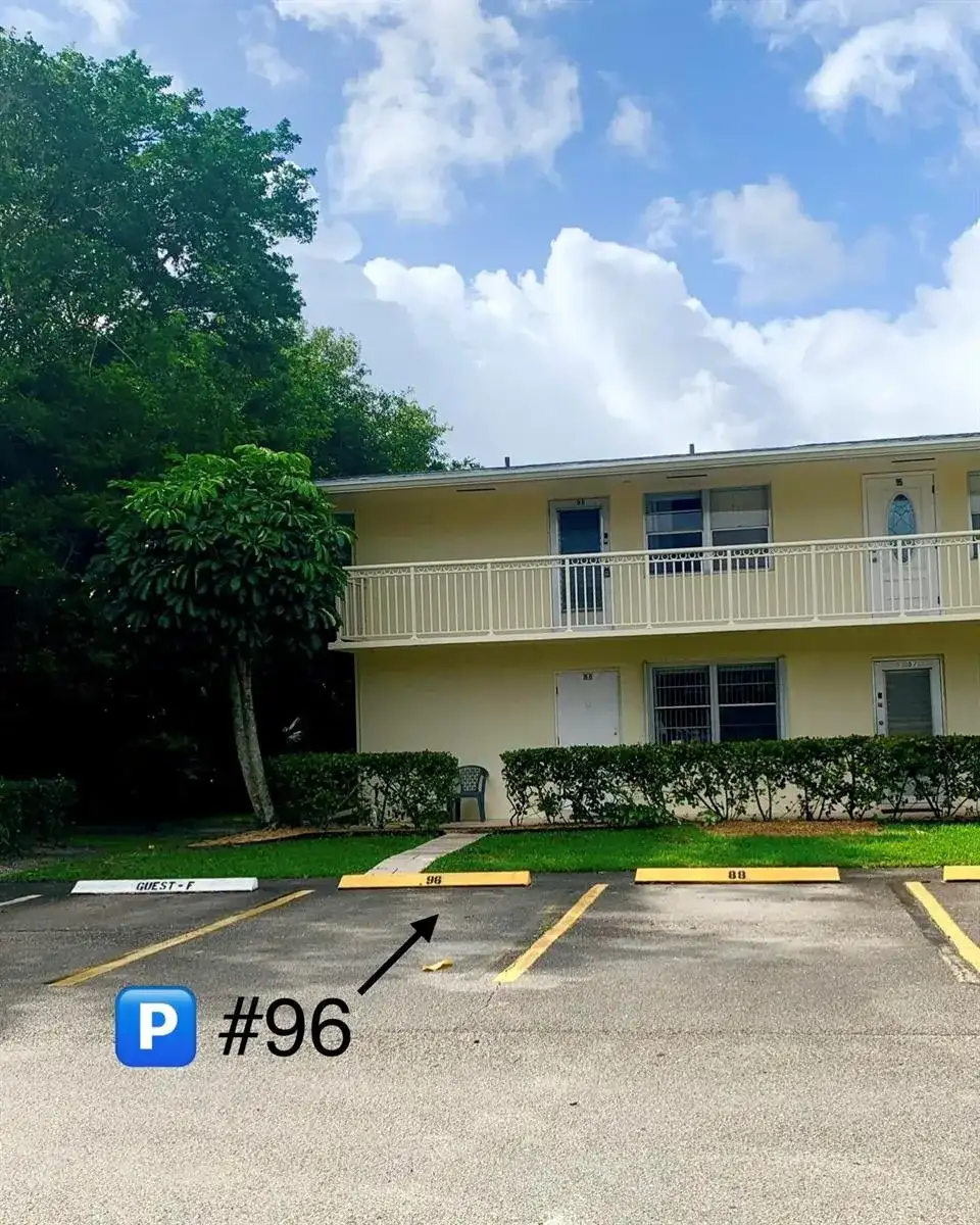 96 Hastings F, West Palm Beach FL 33417 photo 3
