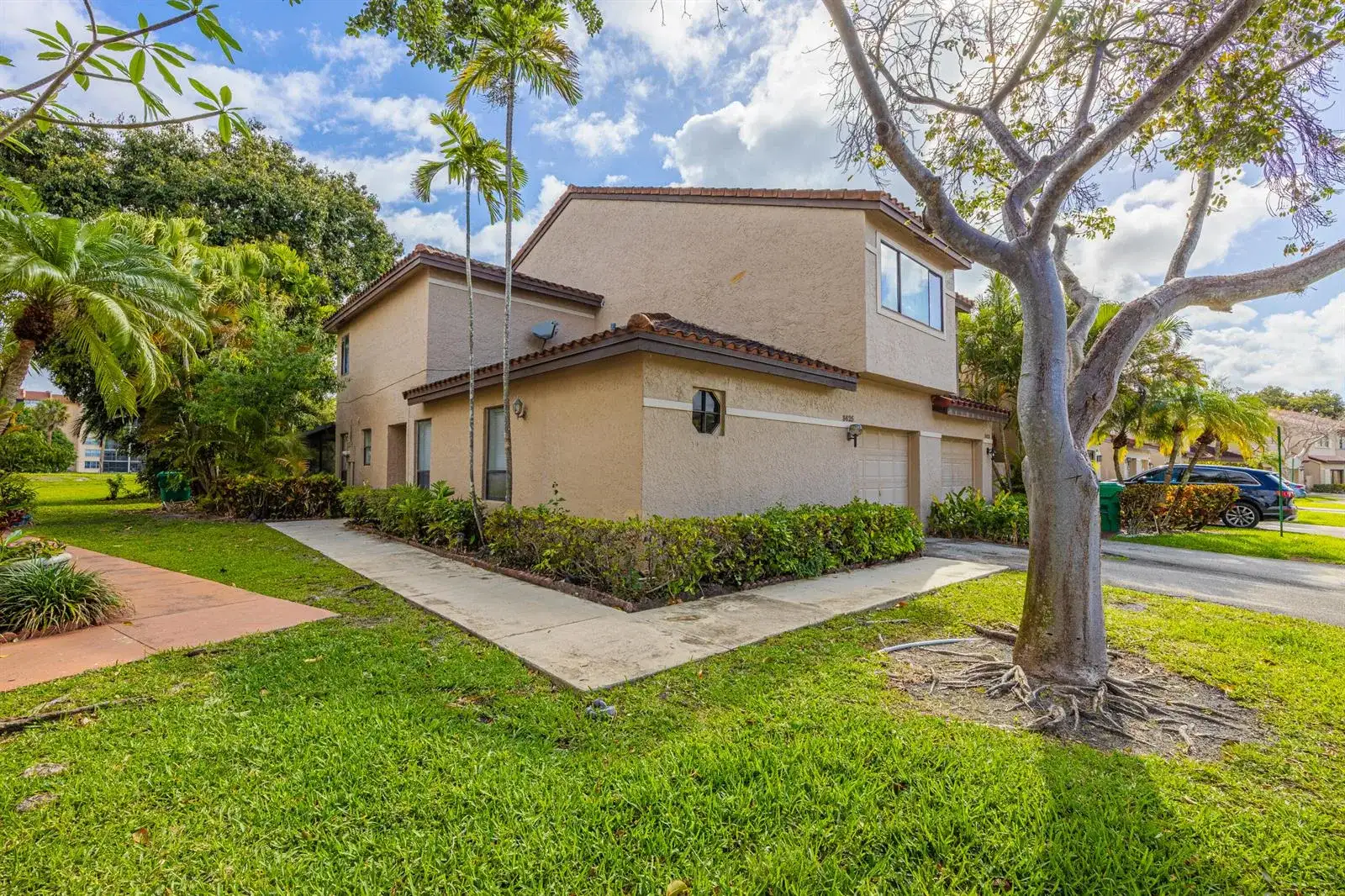 3625 Inverrary Boulevard W, Lauderhill FL 33319 photo 2