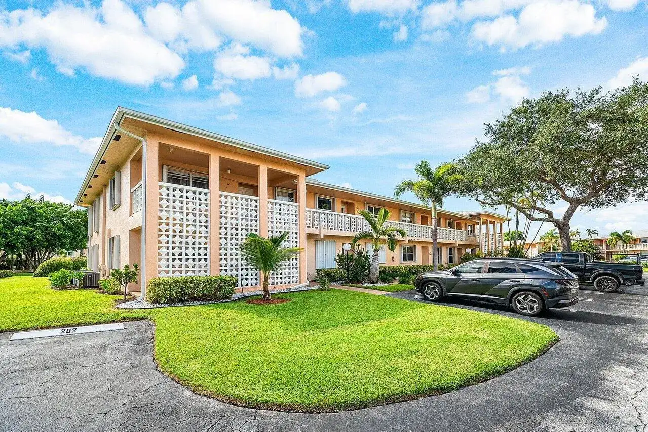 1541 NW 20th Avenue # 101, Delray Beach FL 33445 photo 2