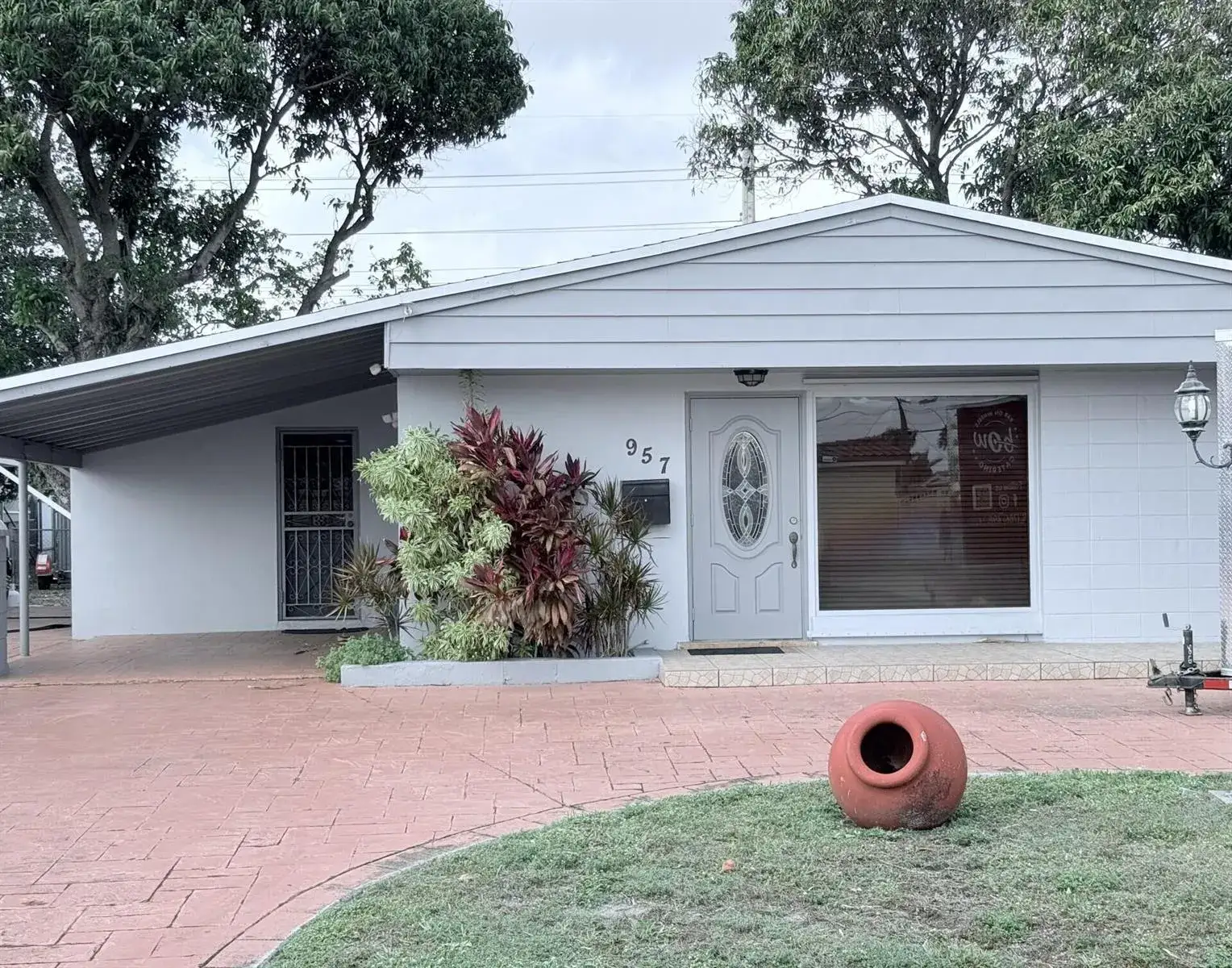 957 W 67th Street, Hialeah FL 33012