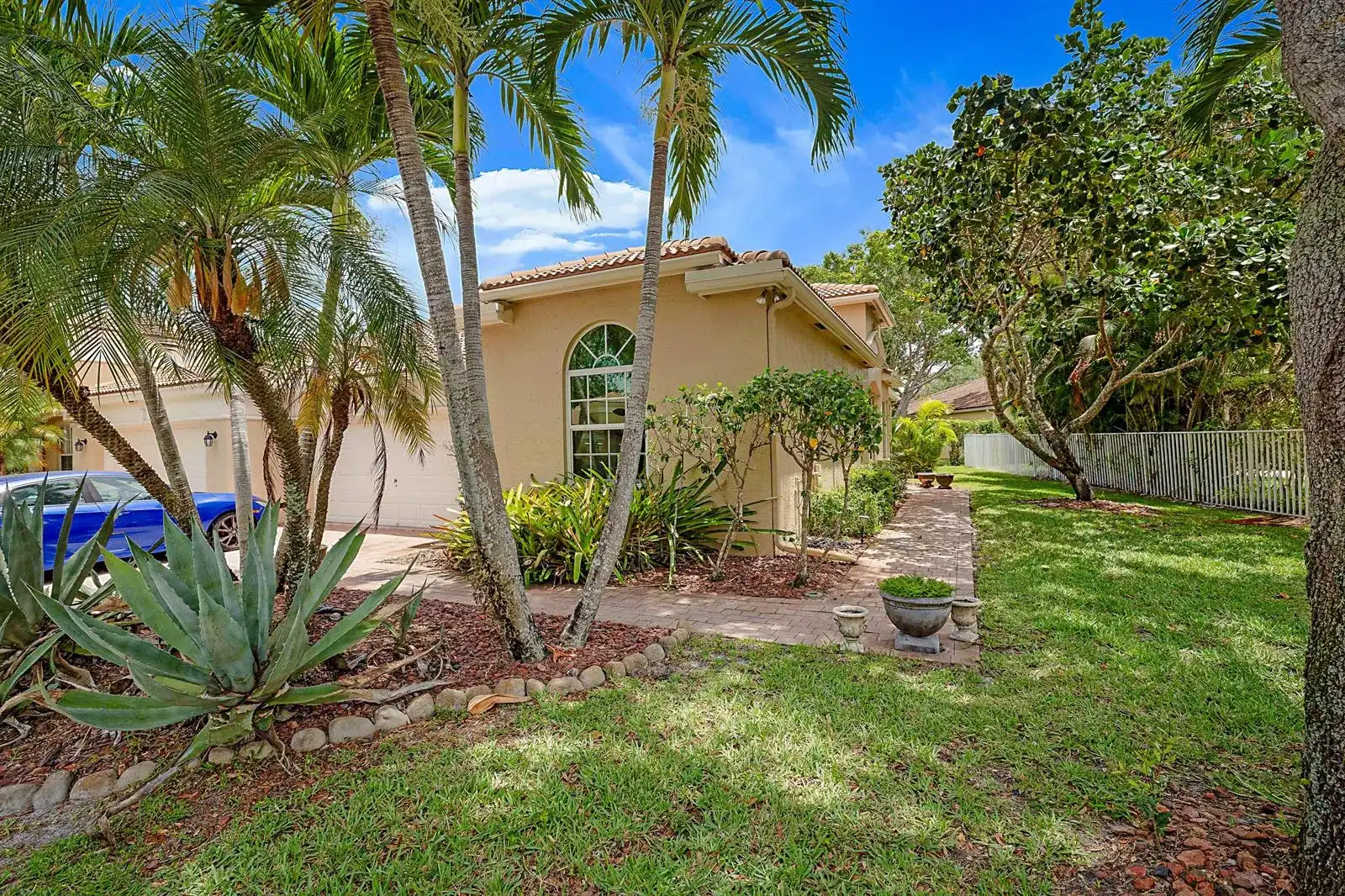 2568 Sandy Cay, West Palm Beach FL 33411