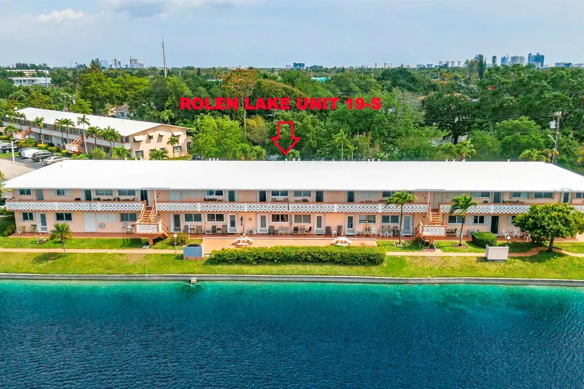 900 SW 10th Terrace # 19, Hallandale Beach FL 33009