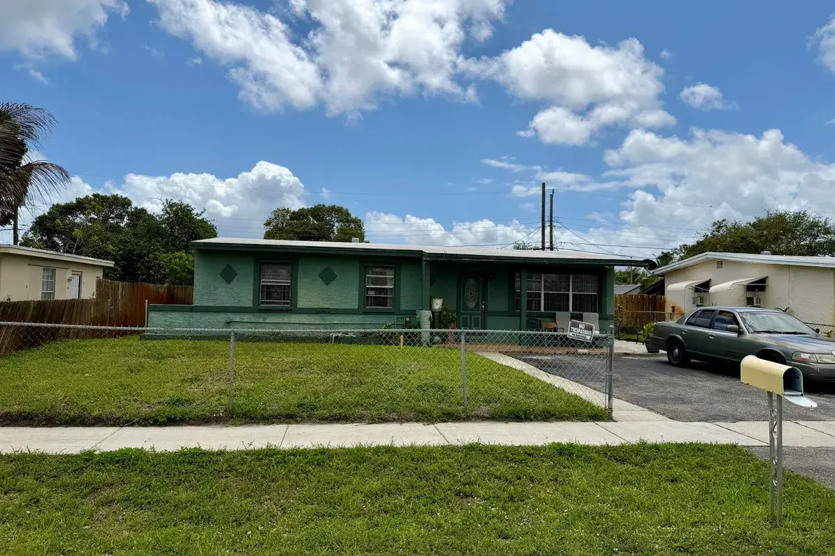 1004 NW 12th Street, Fort Lauderdale FL 33311