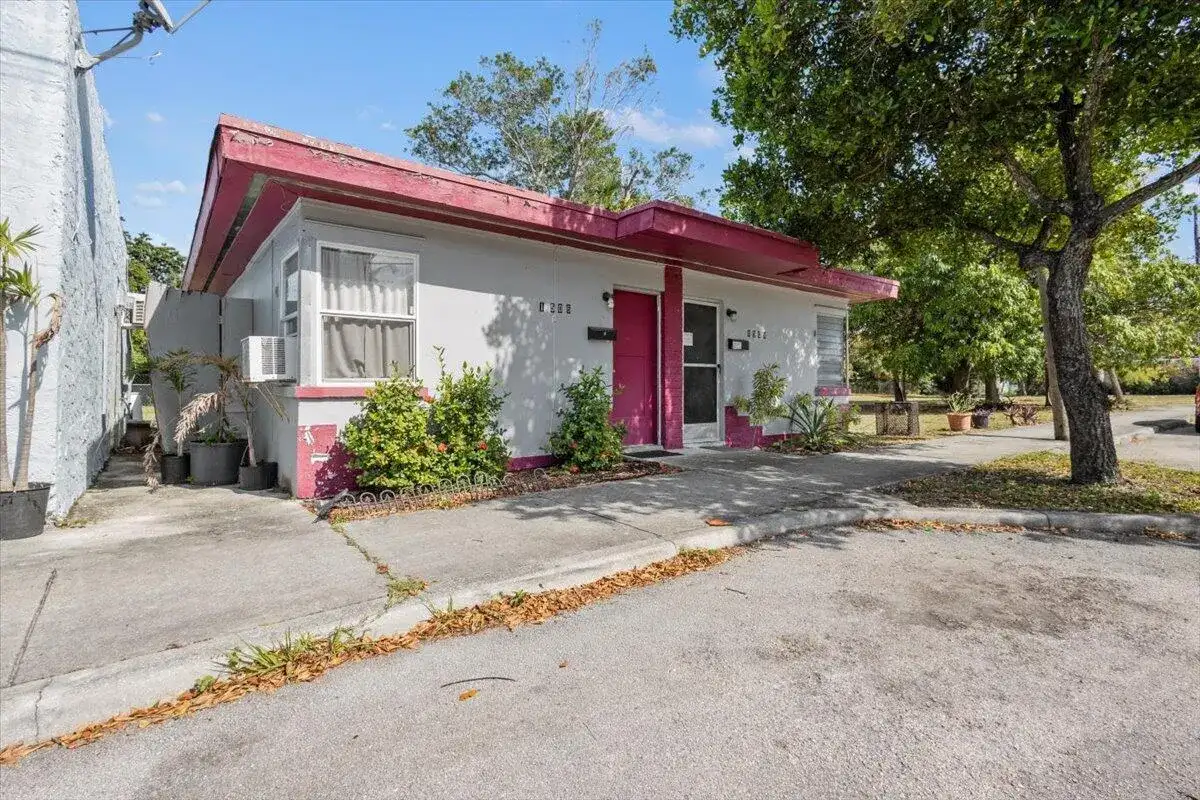 1504 N Sapodilla Avenue N, West Palm Beach FL 33401 photo 3