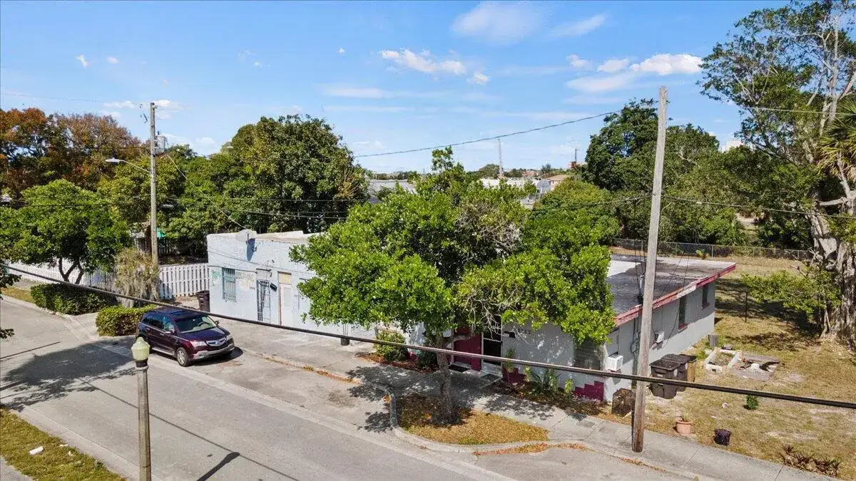 1504 N Sapodilla Avenue N, West Palm Beach FL 33401 photo 5