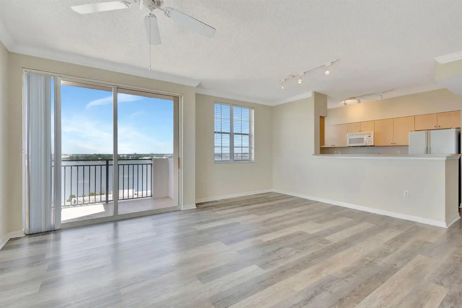 616 Clearwater Park Road # 1013, West Palm Beach FL 33401 photo 3