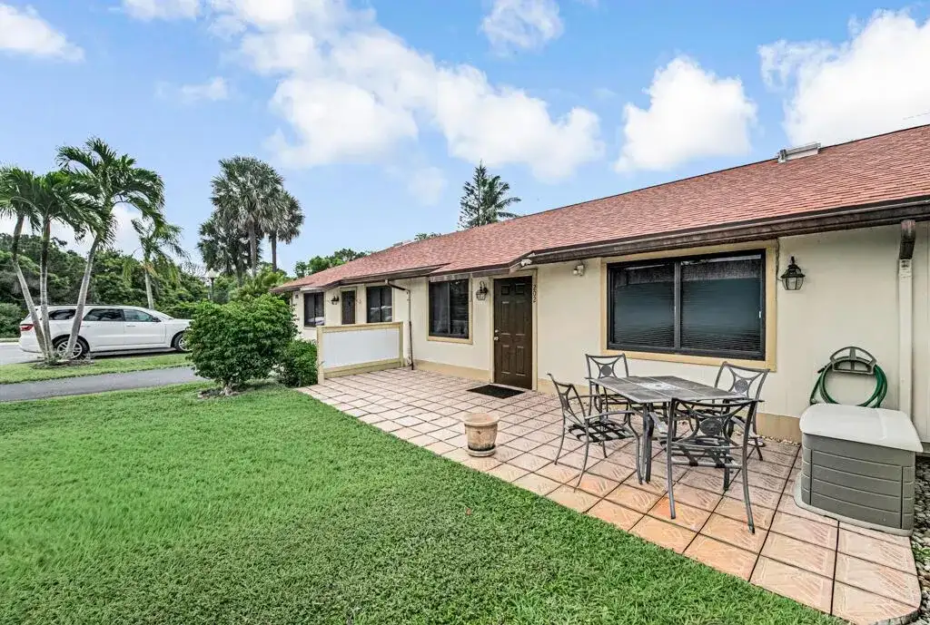 815 Andrew Redding Road # 202, Lantana FL 33462 photo 2