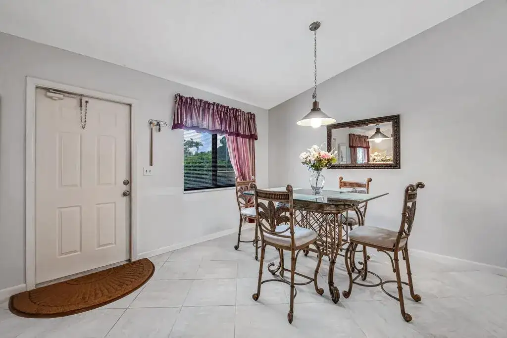 815 Andrew Redding Road # 202, Lantana FL 33462 photo 4