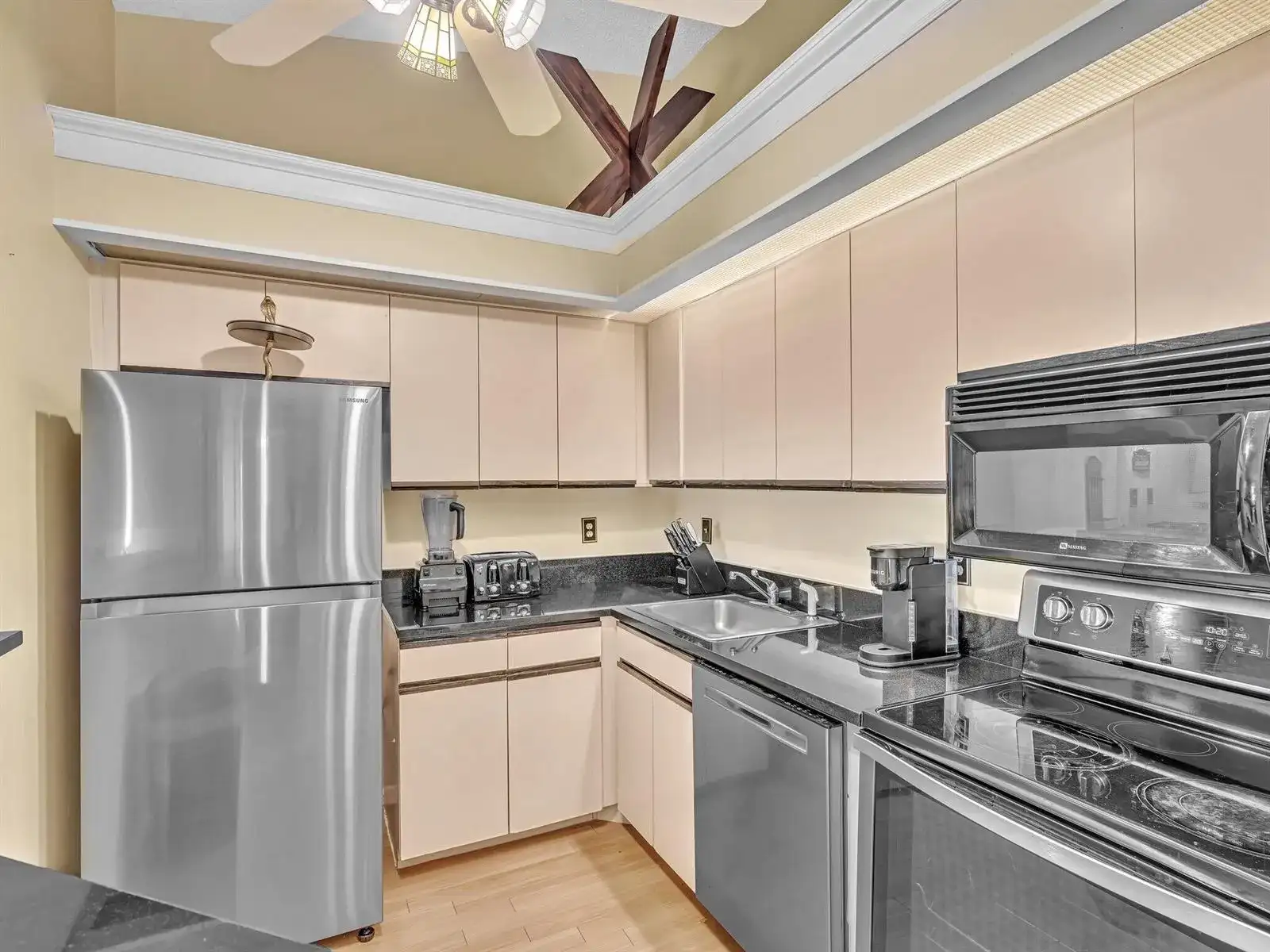 1109 Duncan Circle # 202, Palm Beach Gardens FL 33418 photo 3