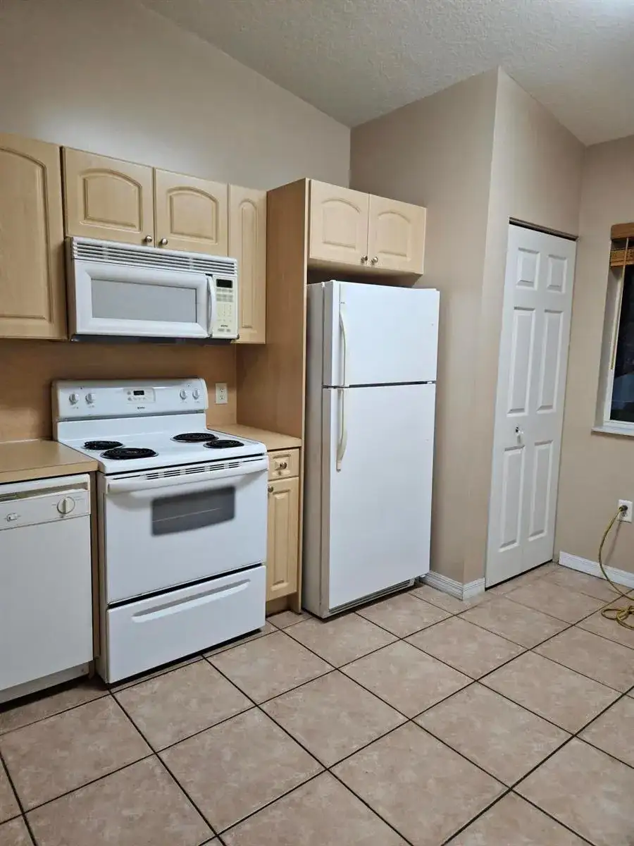 7900 NW 6th Street # 205, Pembroke Pines FL 33024 photo 3