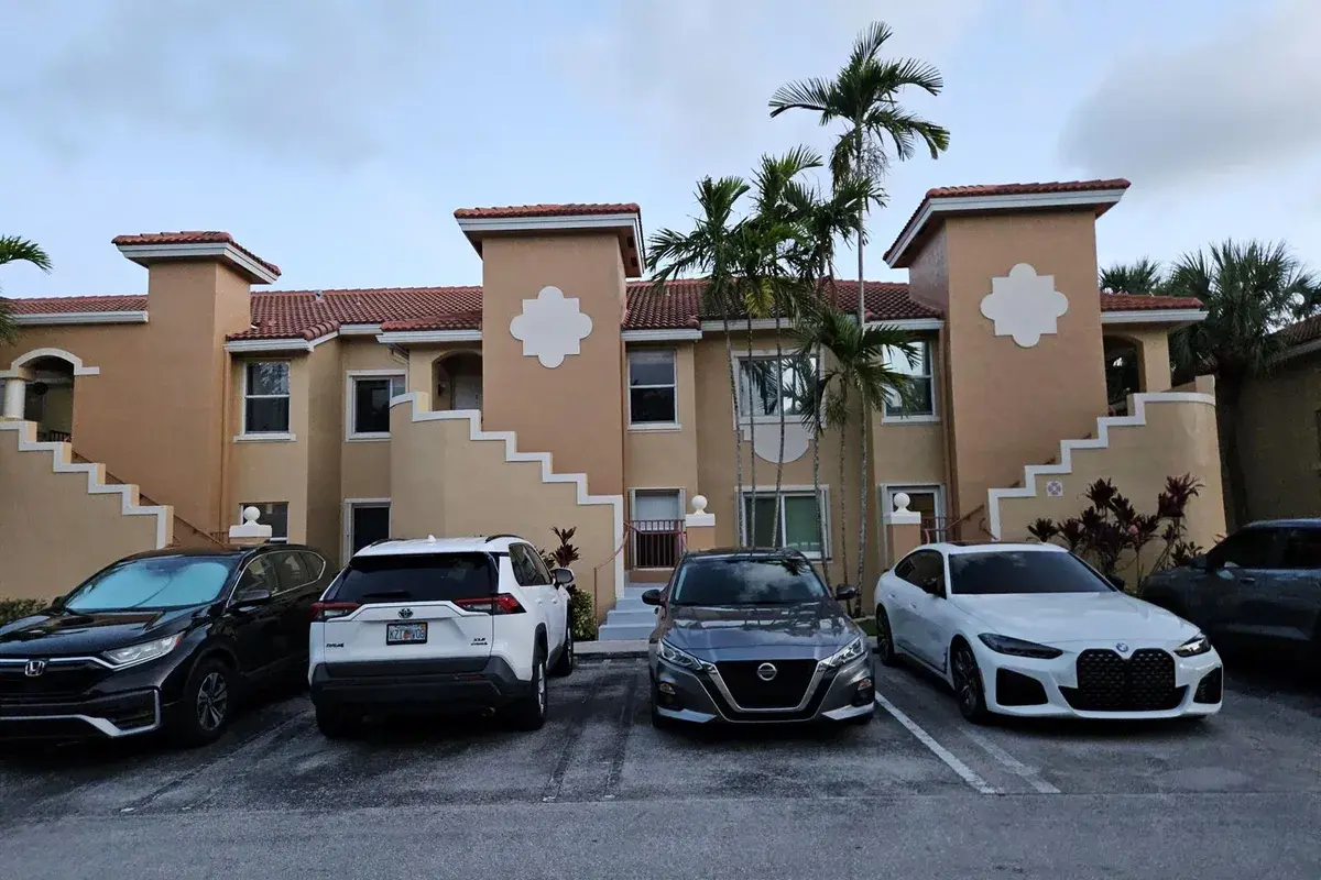 7900 NW 6th Street # 205, Pembroke Pines FL 33024