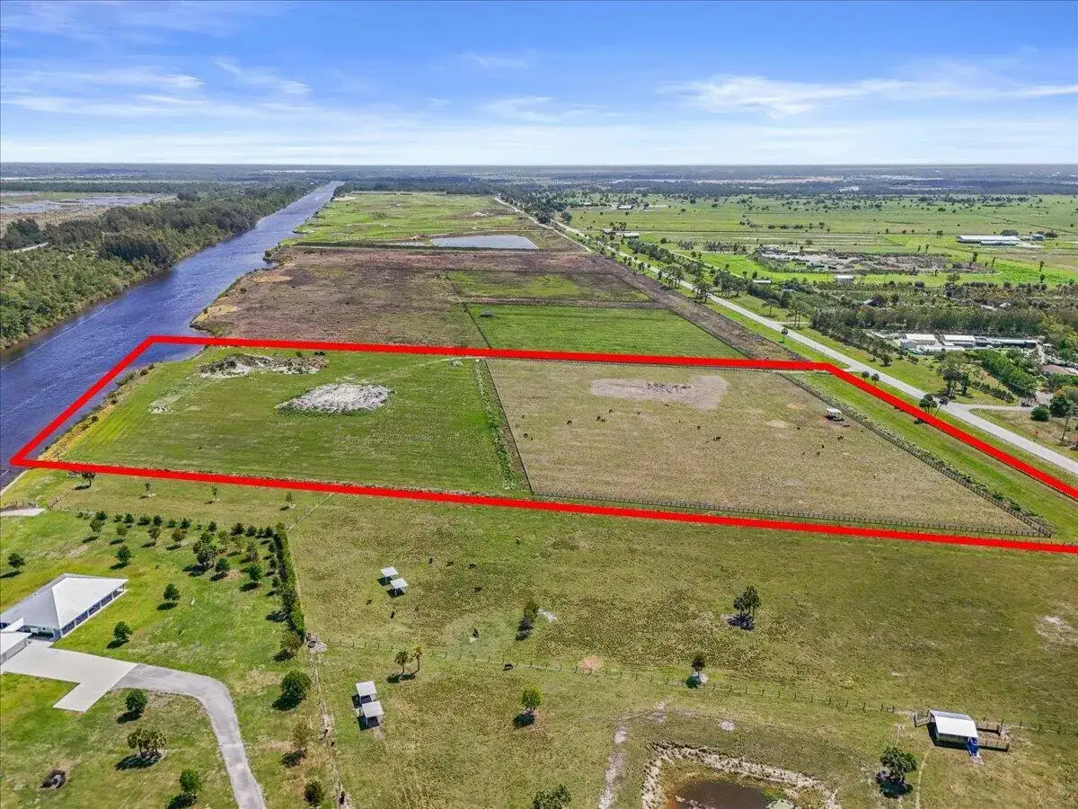 8105 SW Kanner Highway, FL 34956 photo 2