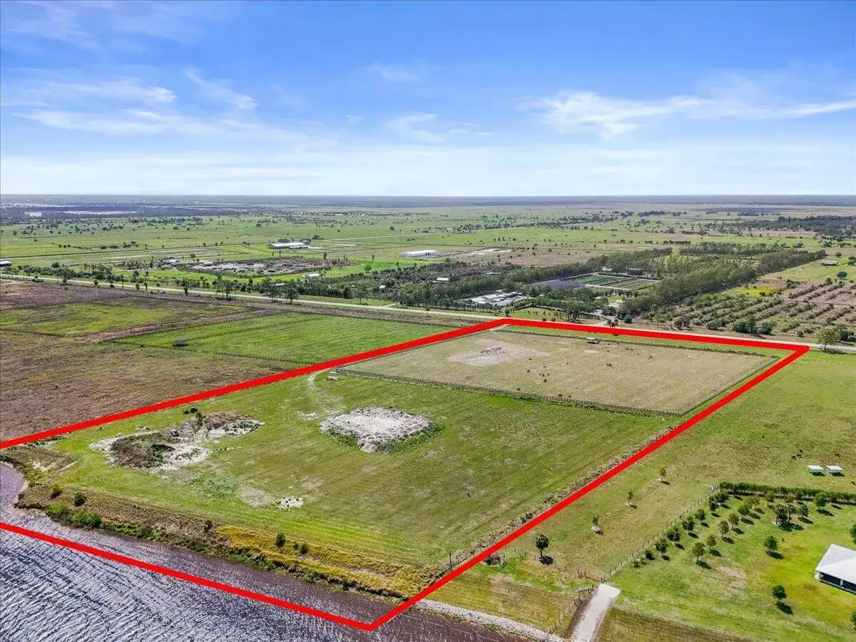8105 SW Kanner Highway, FL 34956 photo 3