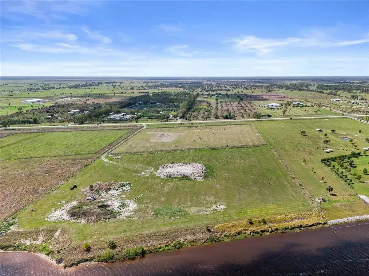 8105 SW Kanner Highway, FL 34956 photo 4