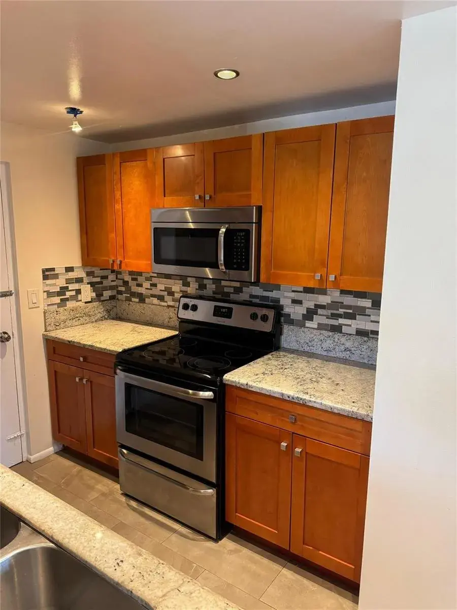 1407 NE 56th Street # 201, Fort Lauderdale FL 33334