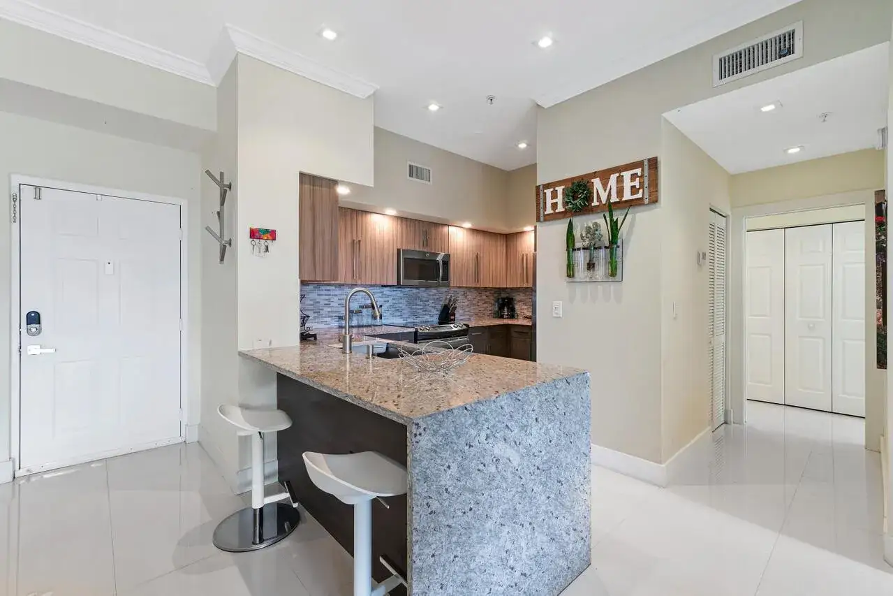 11730 St Andrews Place # 302, Wellington FL 33414