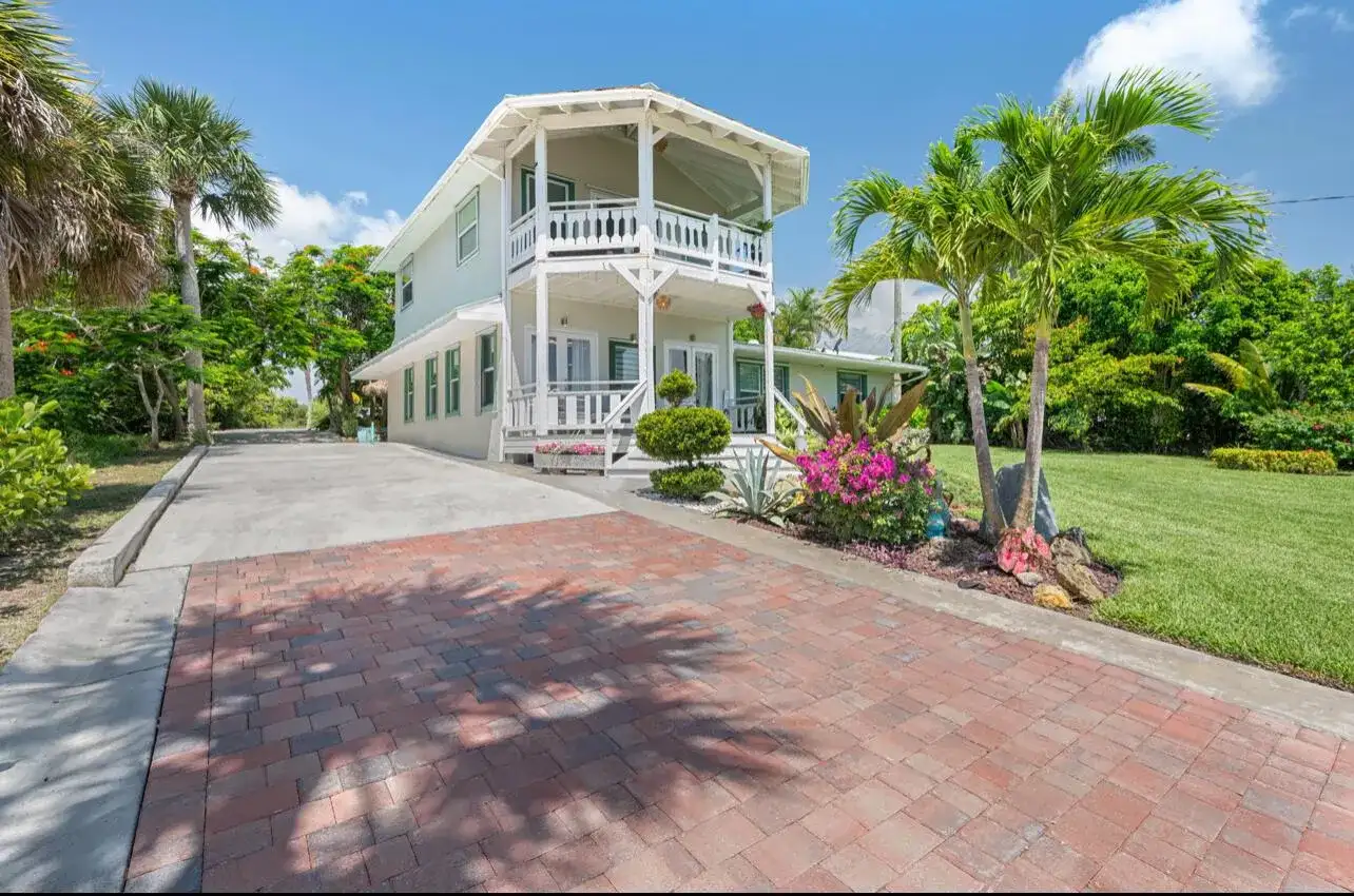 12417 S Indian River Drive, Jensen Beach FL 34957 photo 2