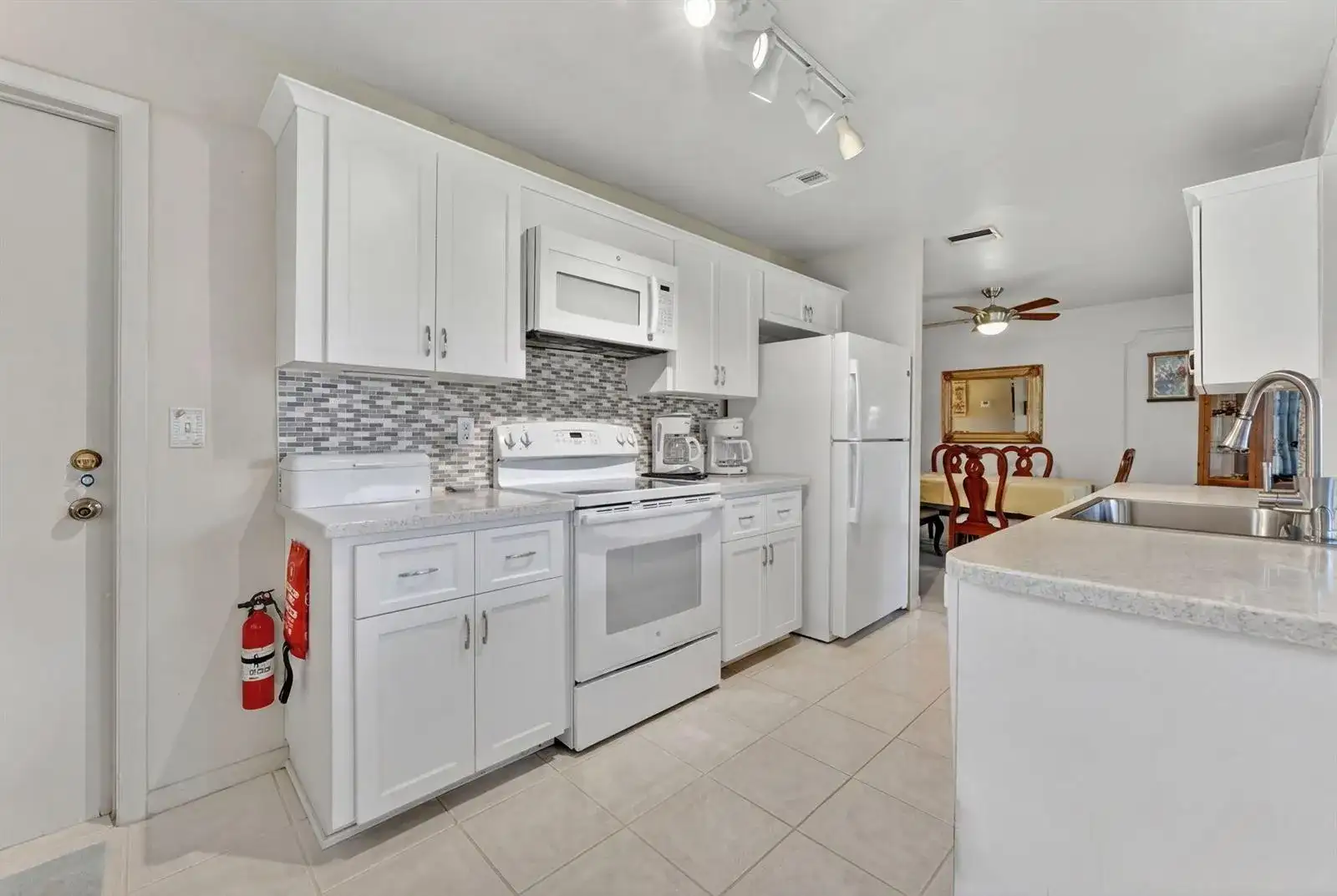 1211 NW 44th Street, Deerfield Beach FL 33064 photo 4