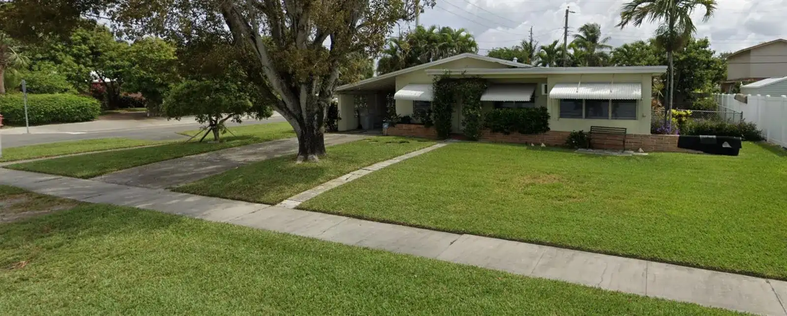 712 NE 23rd Terrace, Pompano Beach FL 33062 photo 2