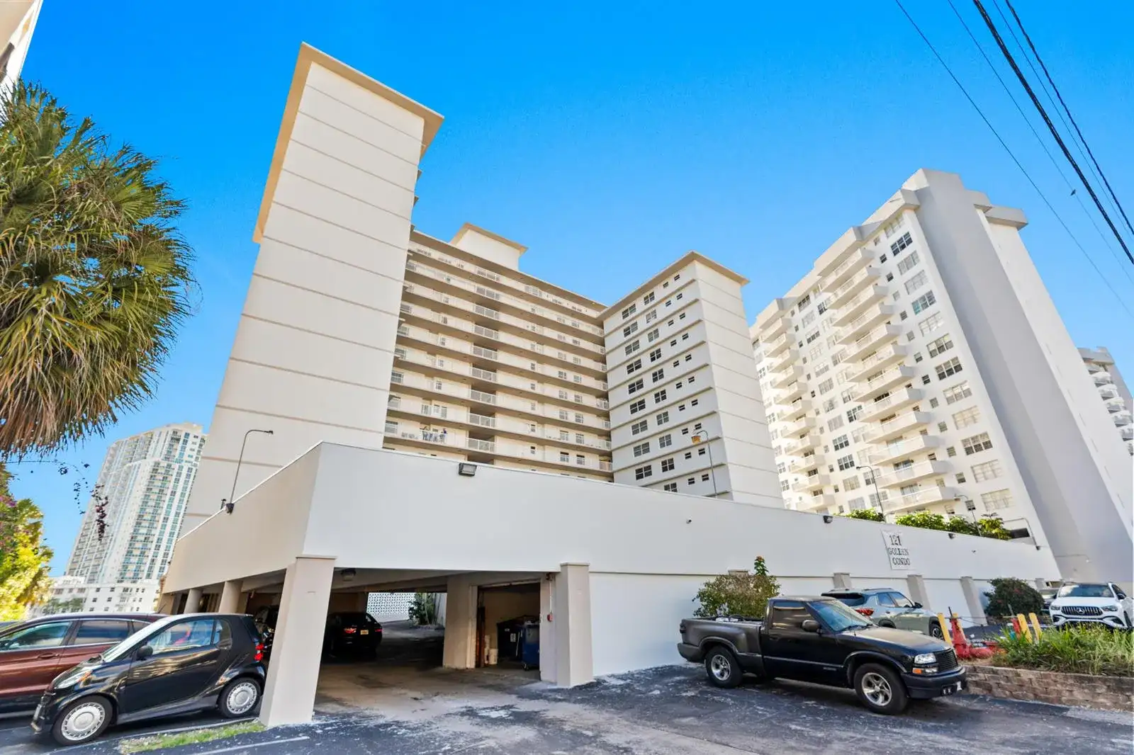 121 Golden Isles Drive, Hallandale Beach FL 33009 photo 2