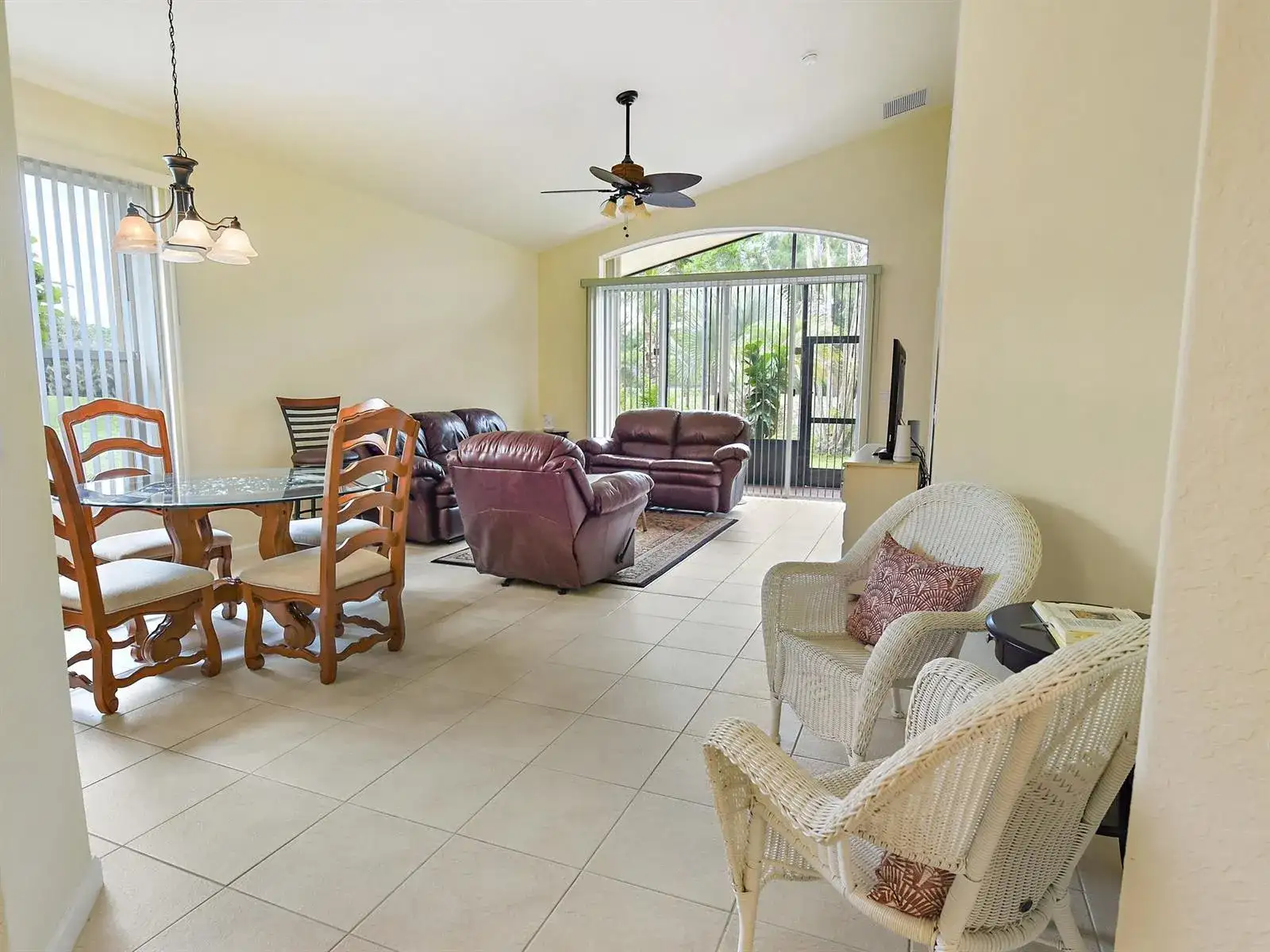 833 NW Rutherford Court NW, Port St. Lucie FL 34983 photo 4
