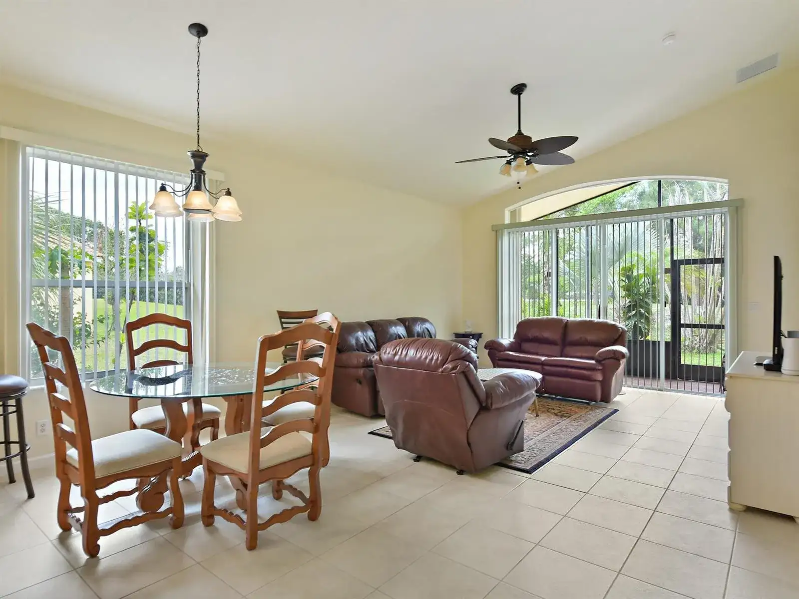 833 NW Rutherford Court NW, Port St. Lucie FL 34983 photo 5