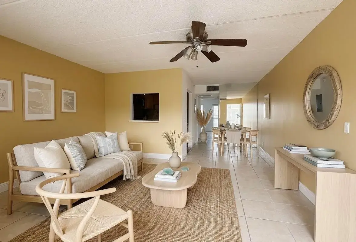 600 Village Green Court # 203, Palm Springs FL 33461
