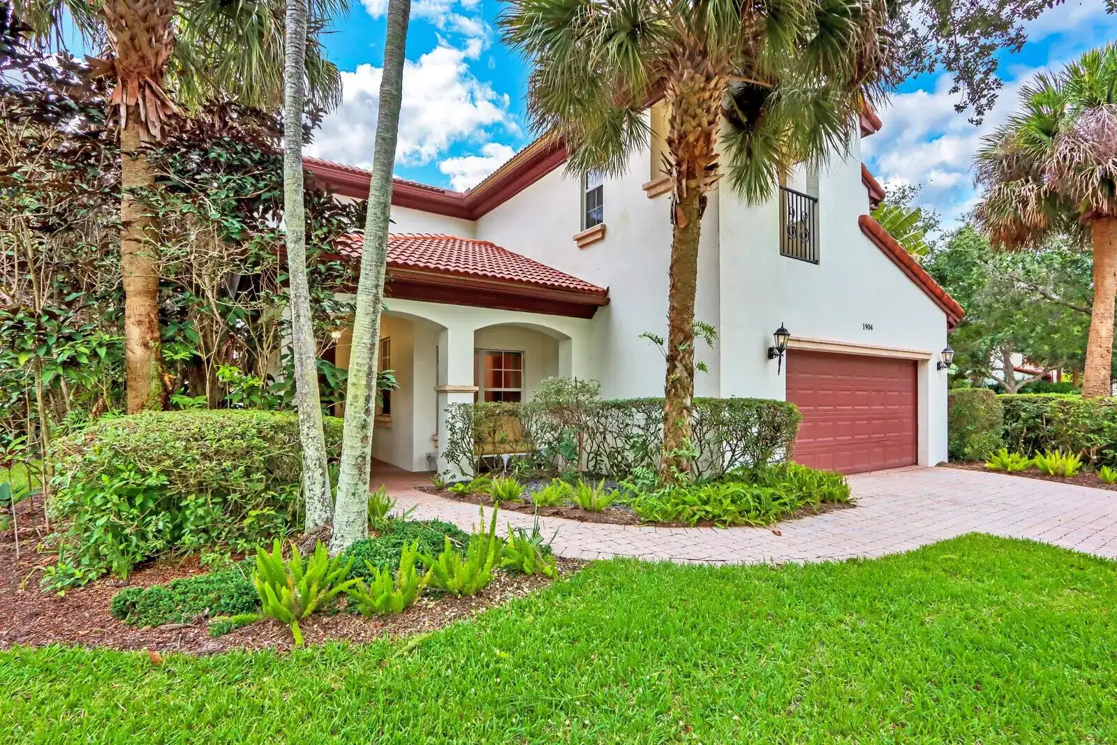 1904 Flower Drive, Palm Beach Gardens FL 33410 photo 2
