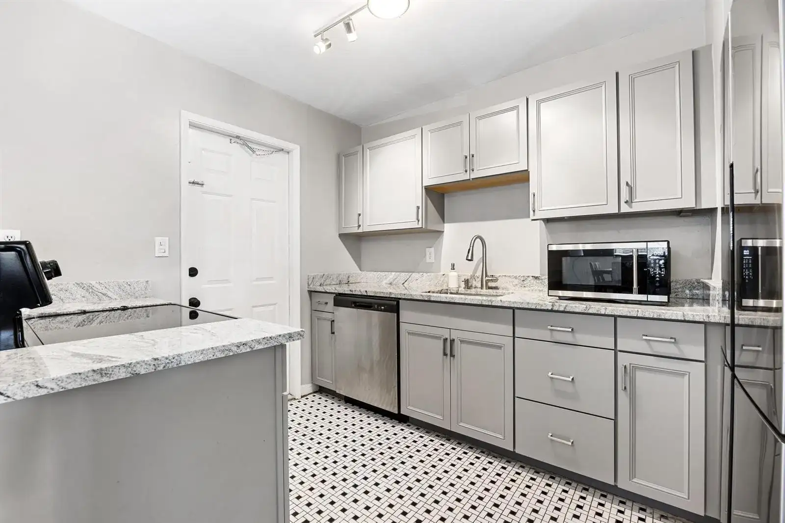 501 NW 30th Court, Wilton Manors FL 33311 photo 4