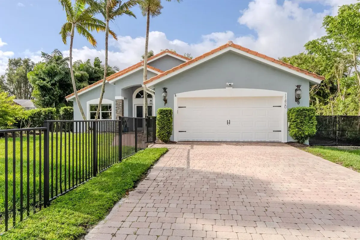 11420 NW 26th Street, Plantation FL 33323