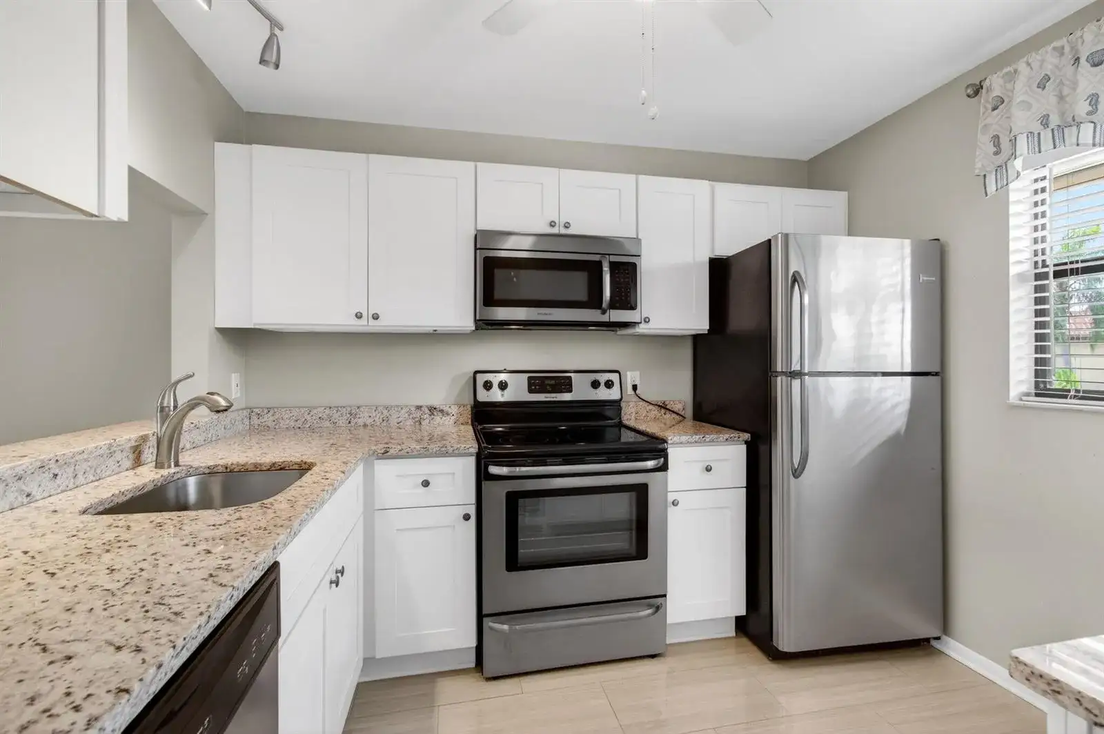 7245 Golf Colony Court # 205, Lake Worth FL 33467 photo 2