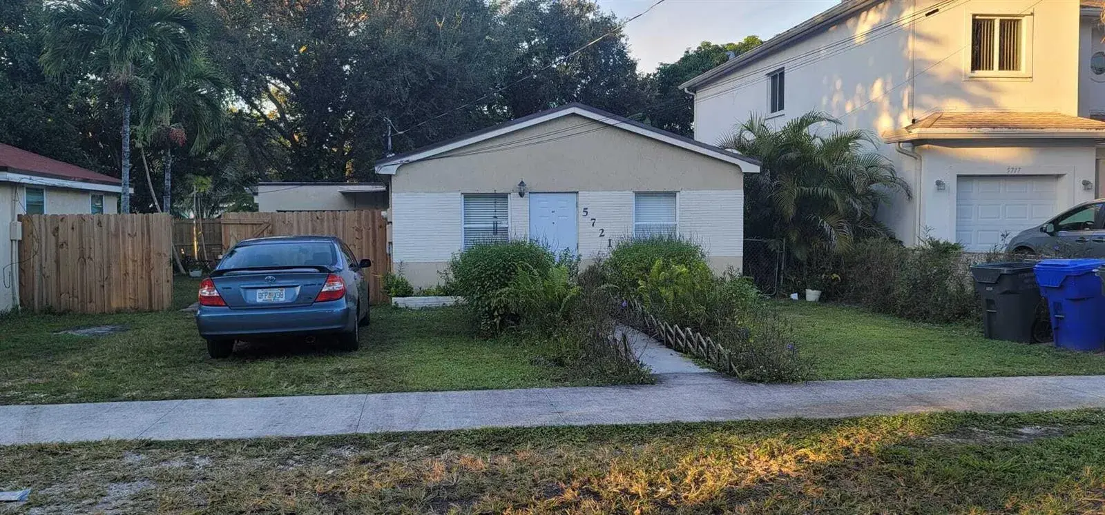 5721 Fillmore Street, Hollywood FL 33021