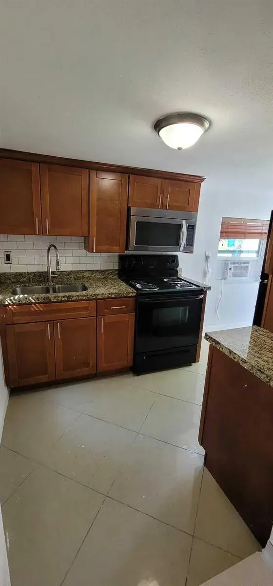 5721 Fillmore Street, Hollywood FL 33021