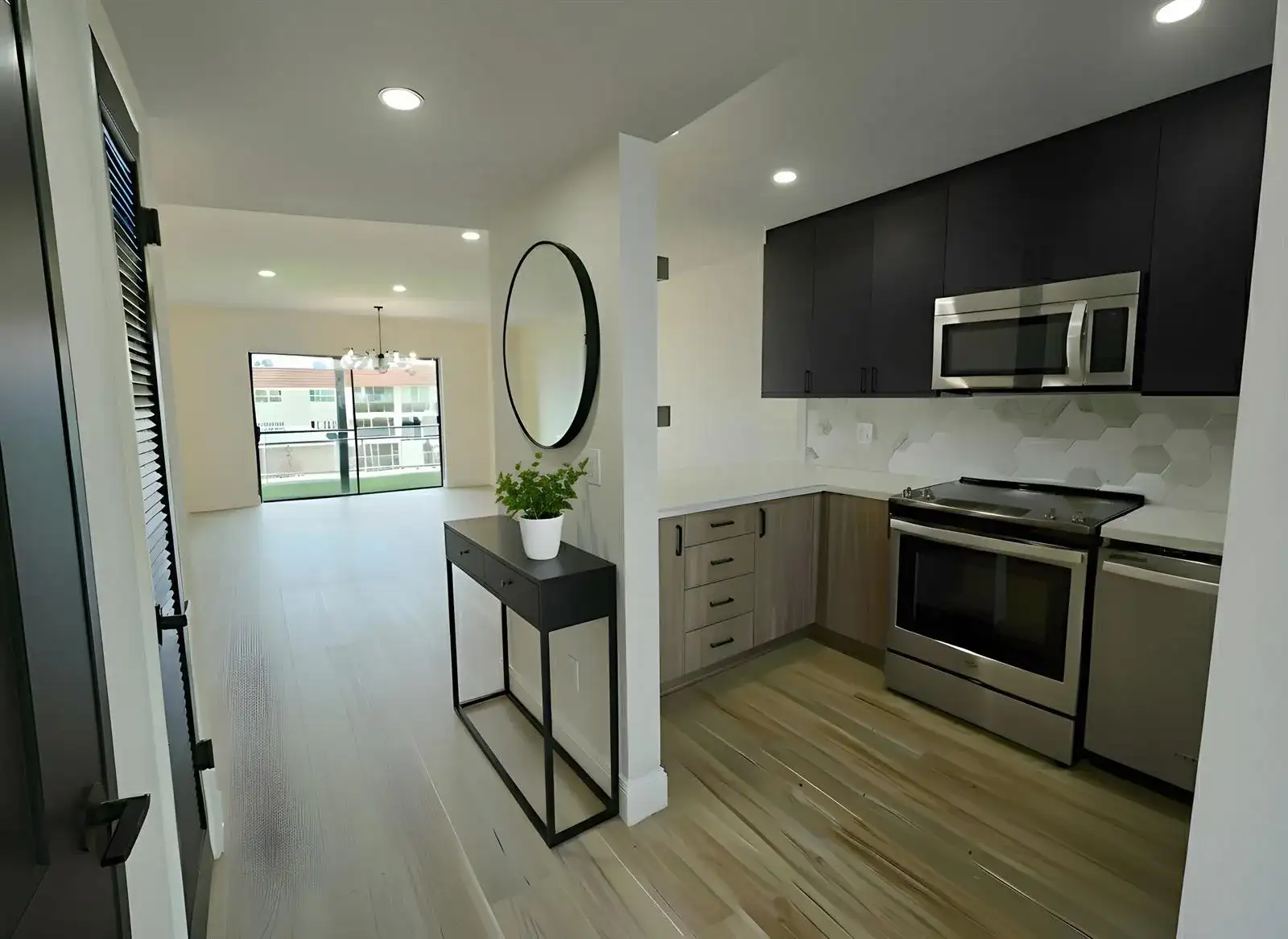3001 Sunrise Lakes Drive E # 303, Sunrise FL 33322 photo 3
