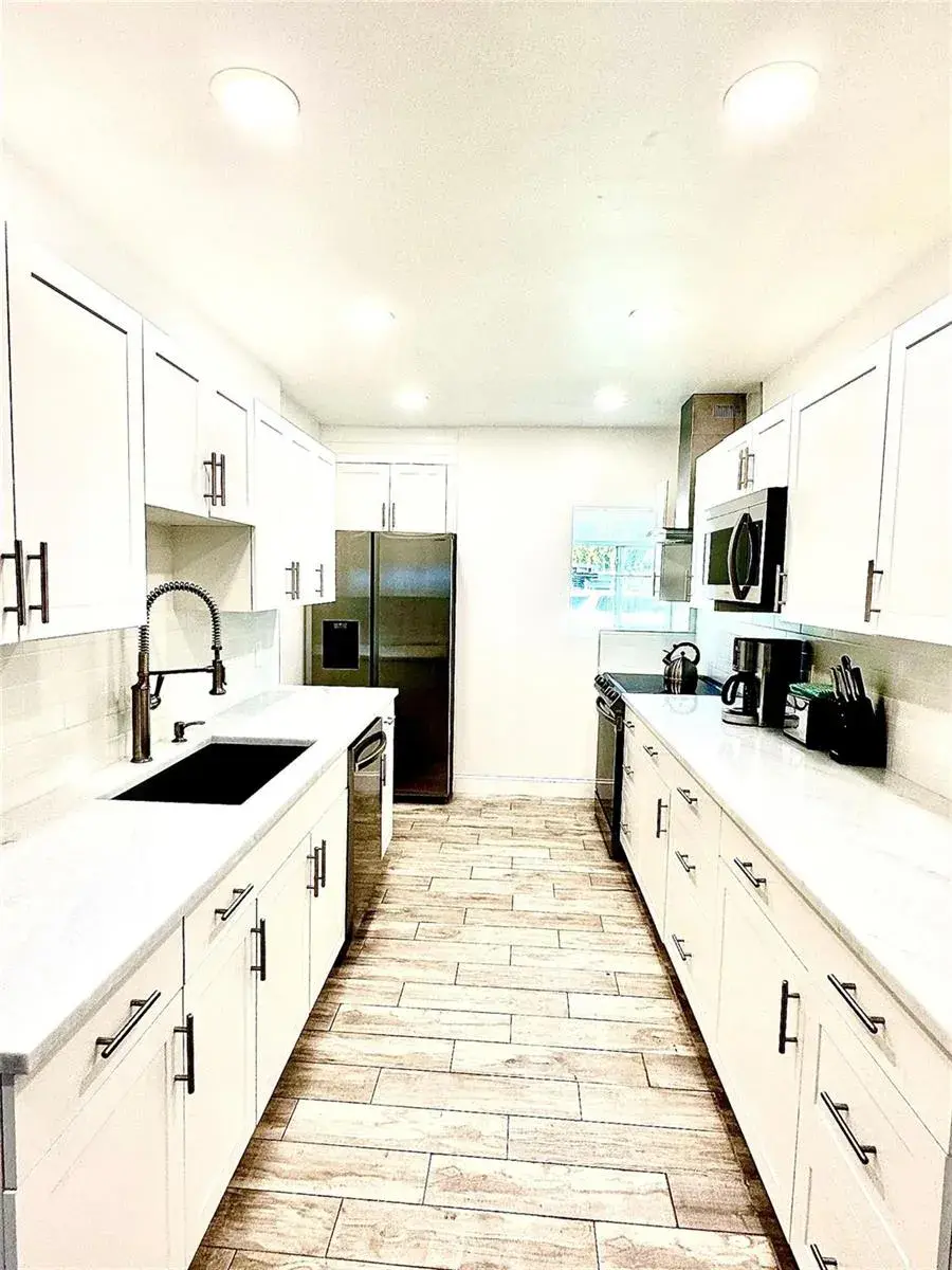 1742 NE 7th Street, Fort Lauderdale FL 33304