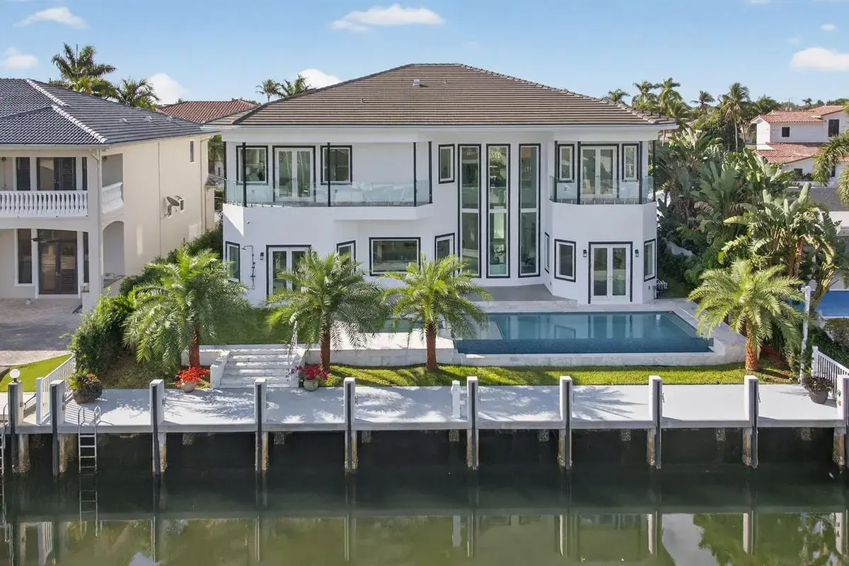 2641 NE 48th Street, Lighthouse Point FL 33064