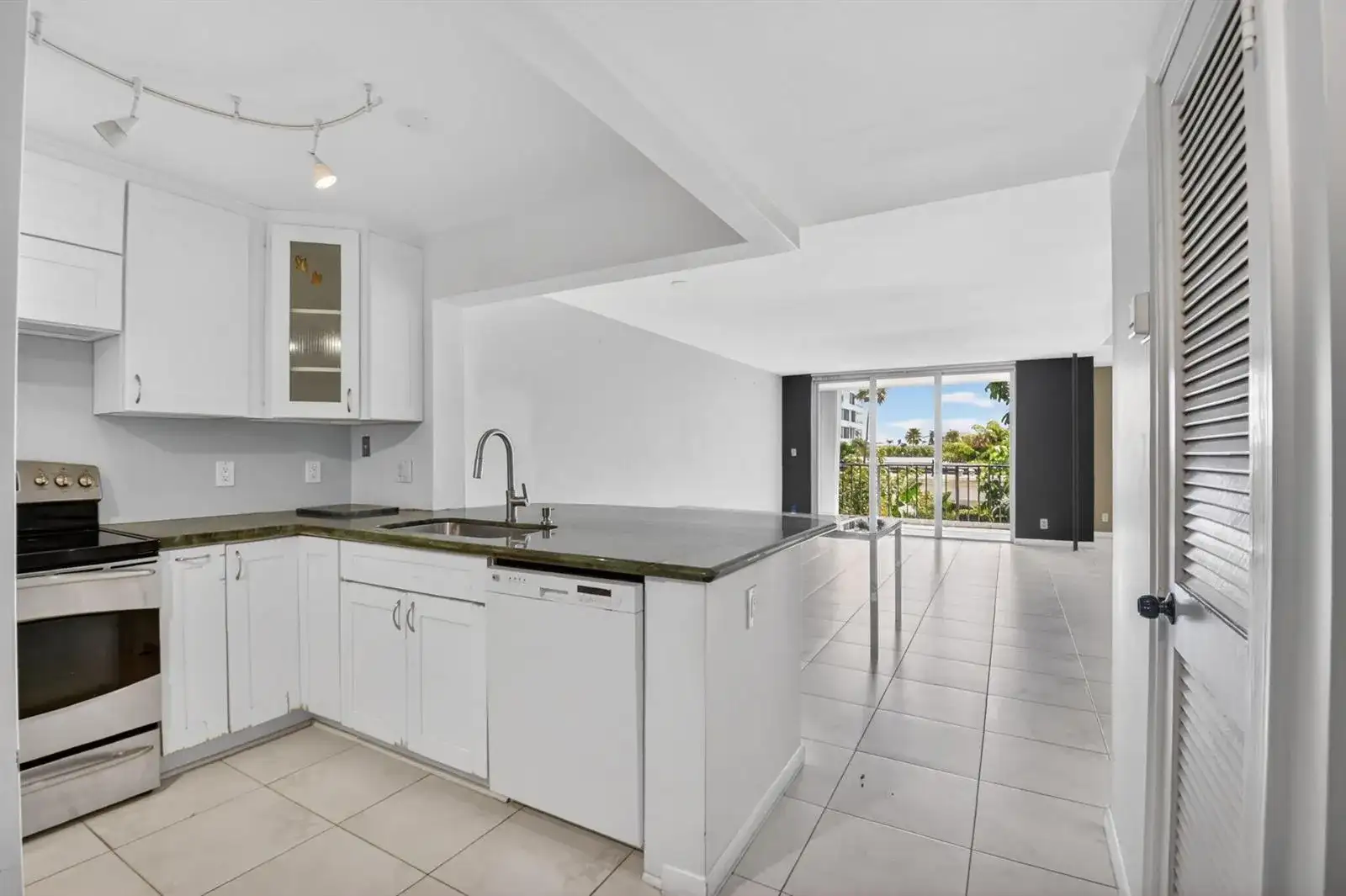 3581 S Ocean Boulevard # 3c, South Palm Beach FL 33480 photo 5