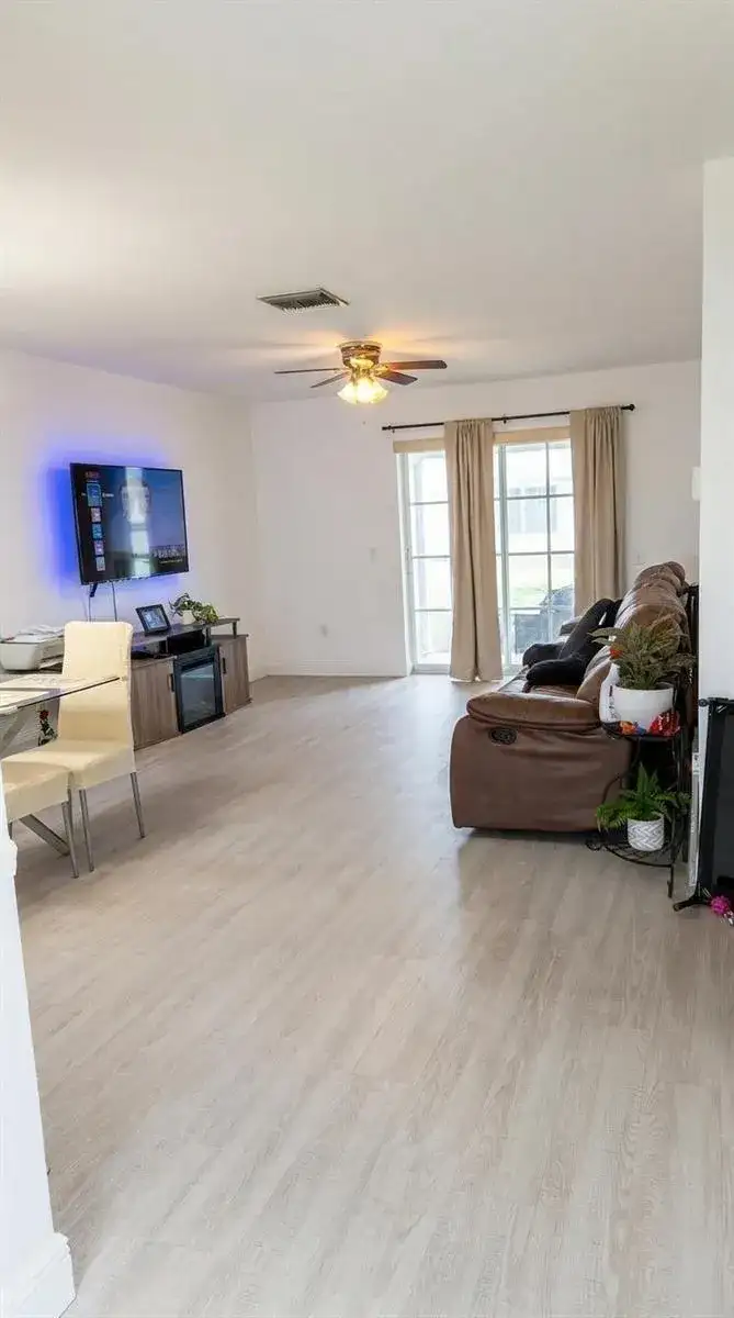 2898 Ashley Dr Drive E # C, West Palm Beach FL 33415 photo 3