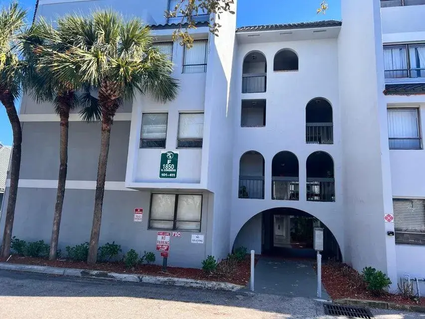 1820 N Congress Avenue # 201, West Palm Beach FL 33401