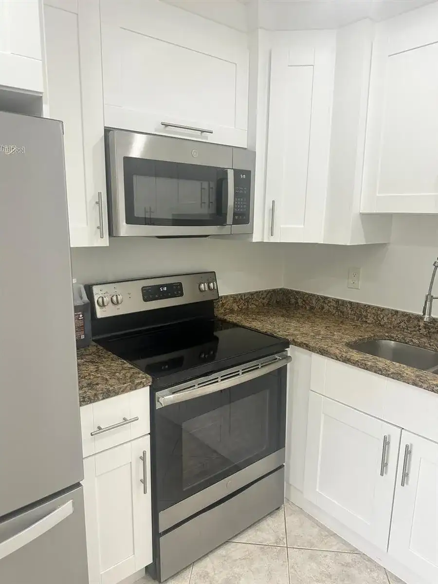 2100 Springdale Boulevard # 303, Palm Springs FL 33461 photo 4