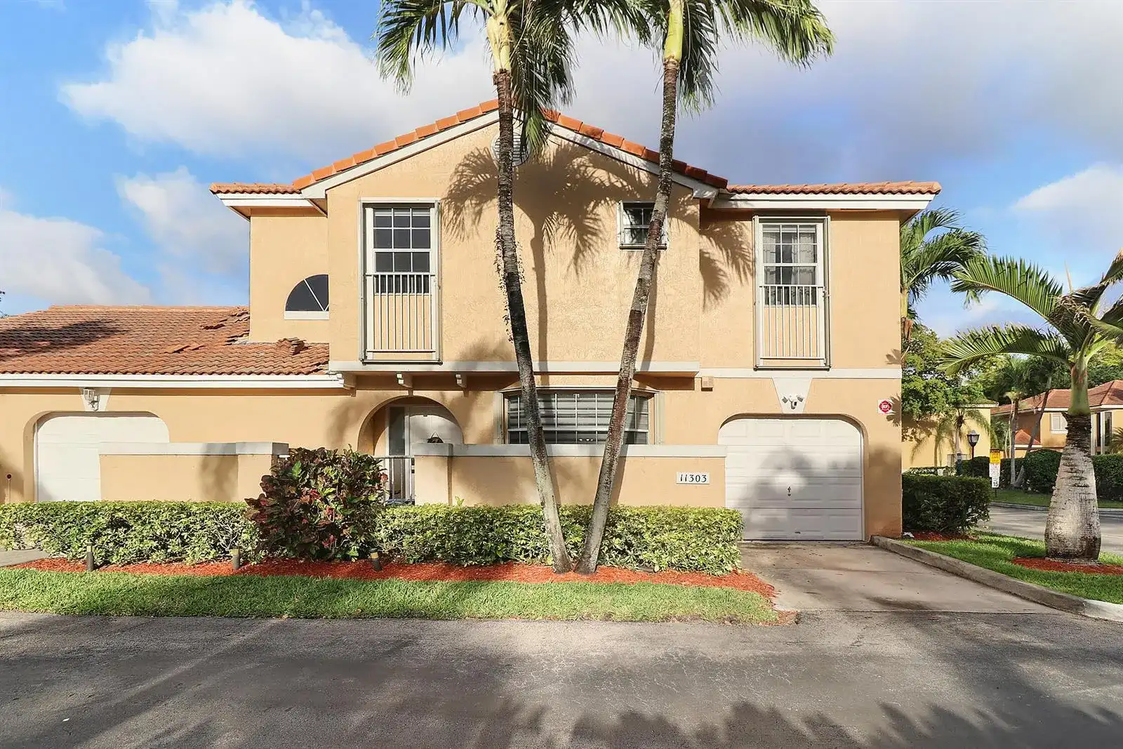 11303 Lakeview Drive # m, Coral Springs FL 33071