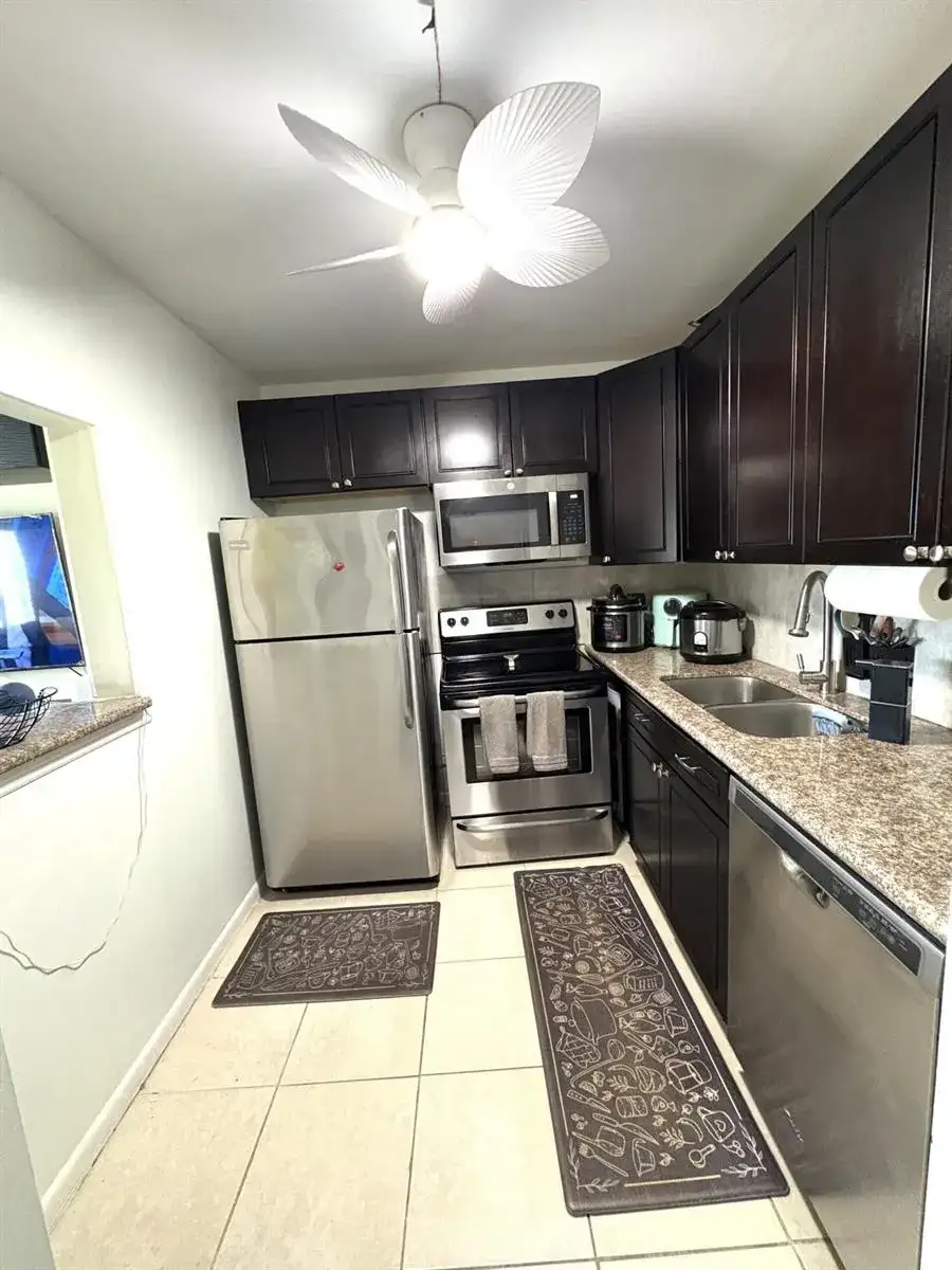 65 Preston B, Boca Raton FL 33434 photo 2