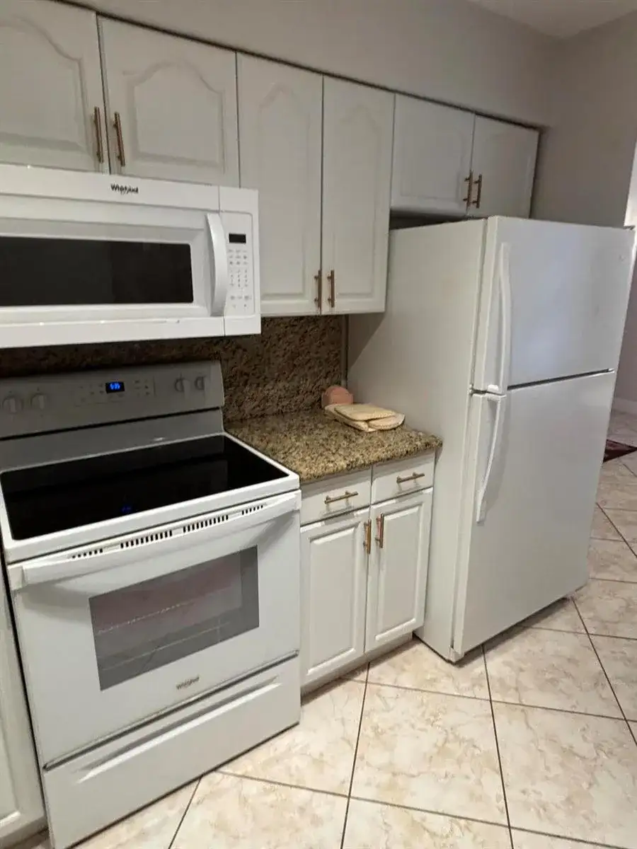 510 Prosperity Farms Road # 8b, North Palm Beach FL 33408 photo 4