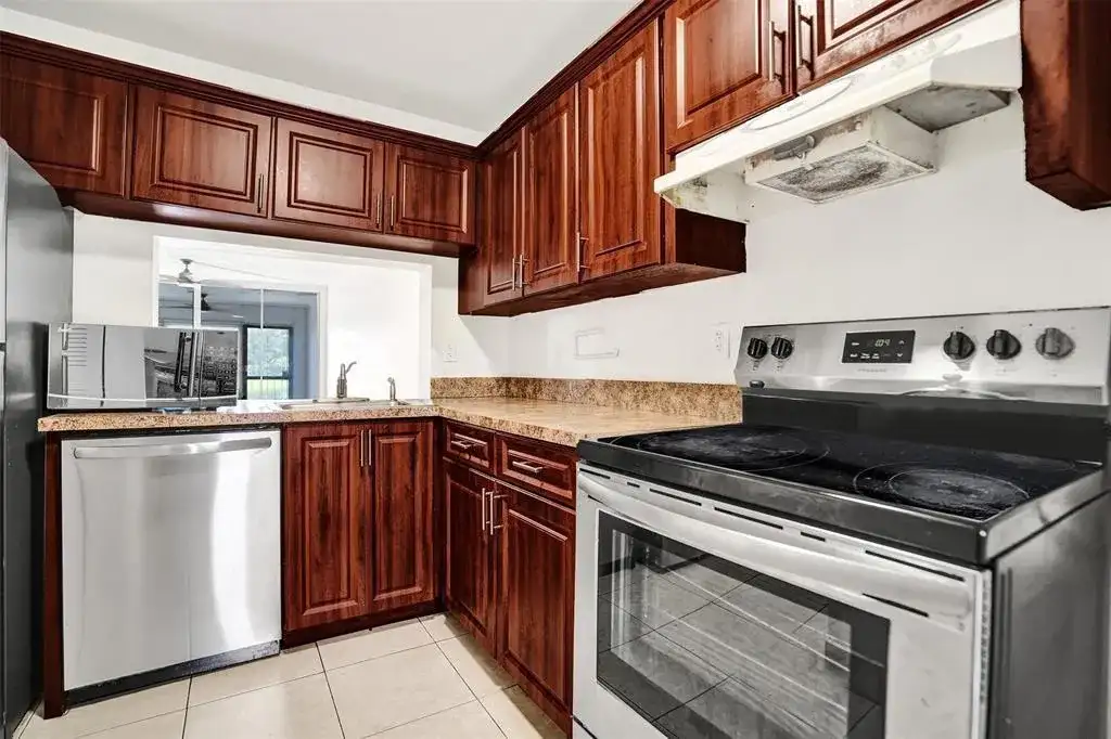 9440 Poinciana Place # 101, Davie FL 33324 photo 3