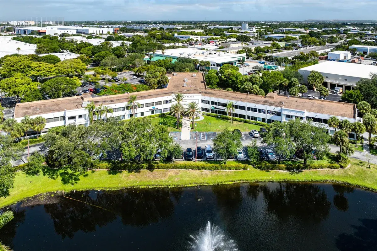 555 SW 12th Ave, Pompano Beach FL 33069