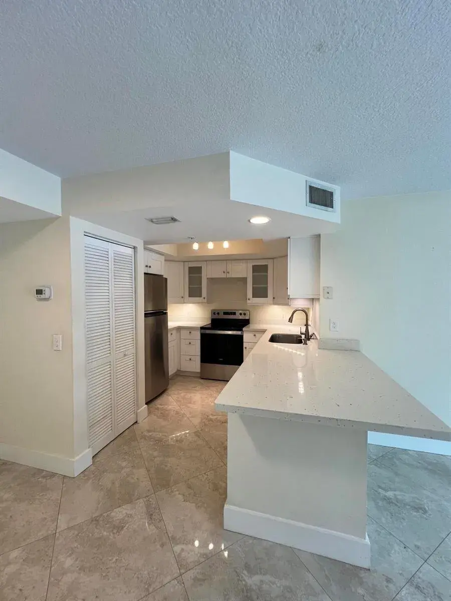4187 N Haverhill Road # 506, West Palm Beach FL 33417